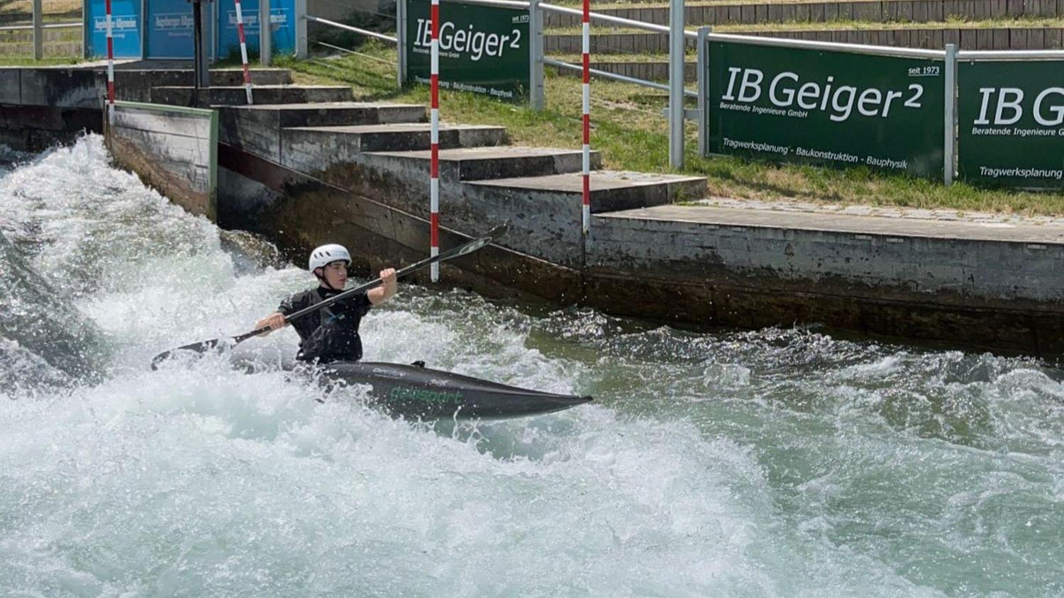 Strathallan paddlers prepare for Junior World Cup