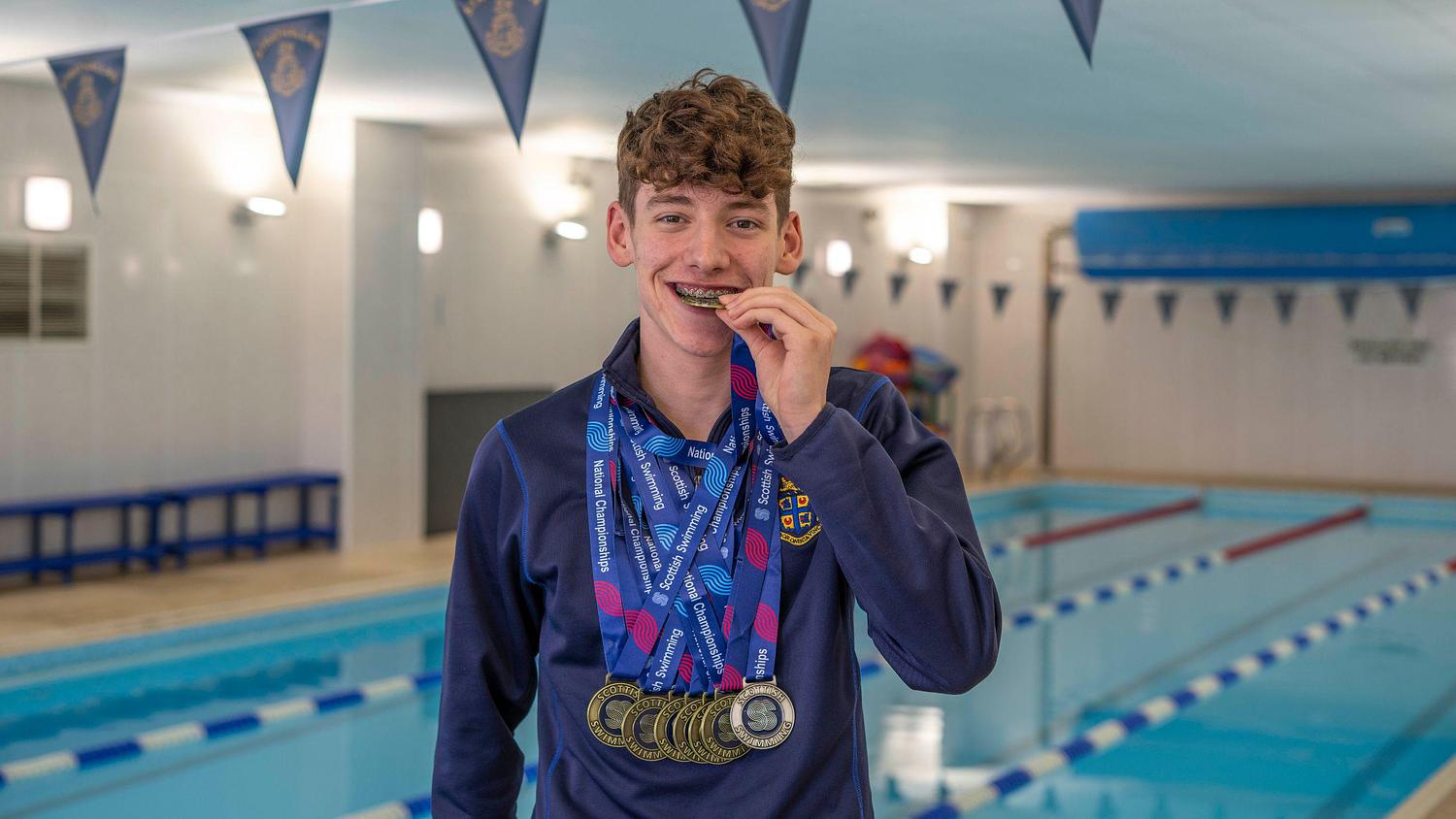 Medal Rush: Strathallan Swimmers Make a Splash at SNAGs 